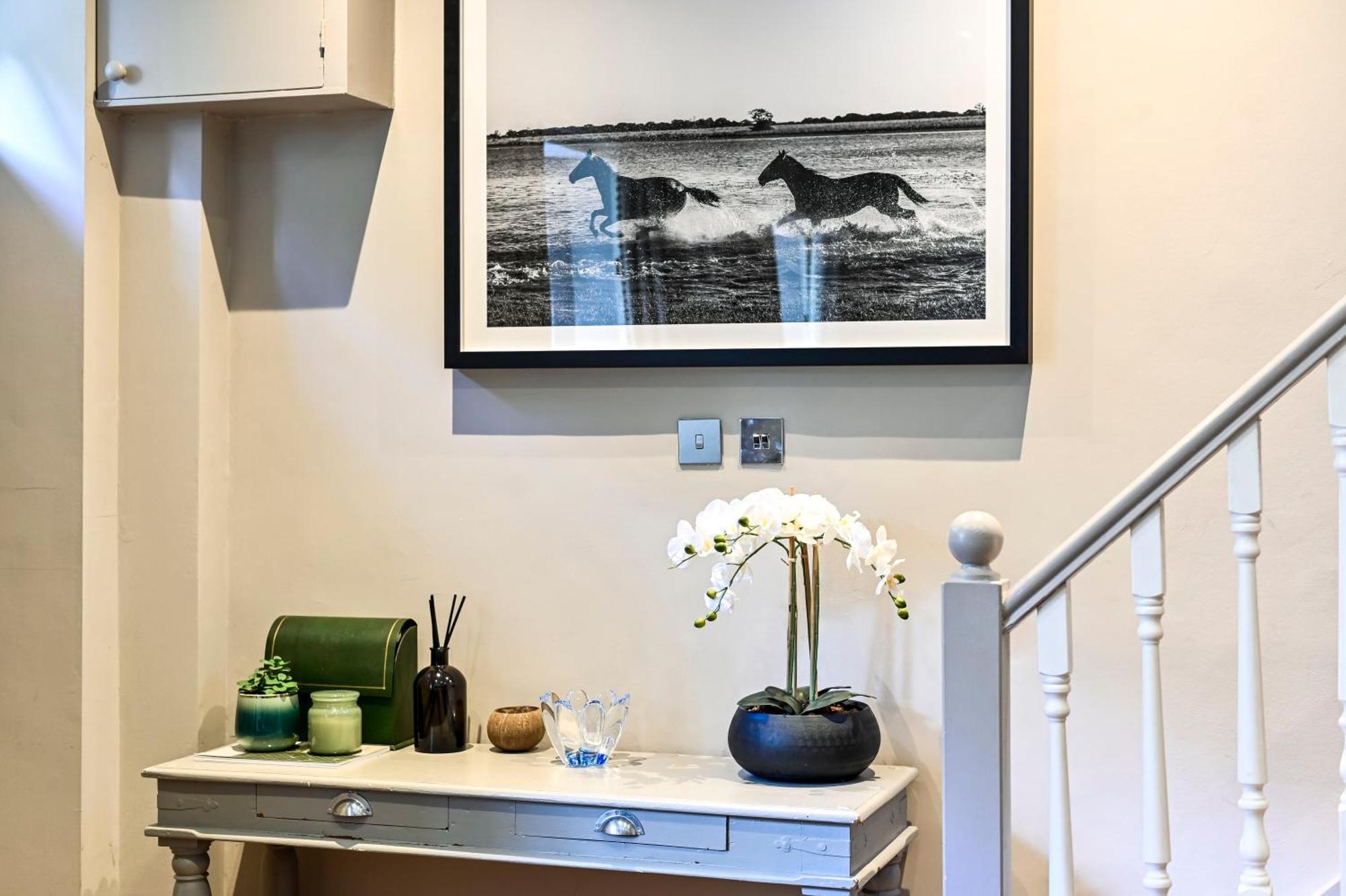 Appartamento Magnificent 2 Bed Hyde Park Mews House Londra Esterno foto