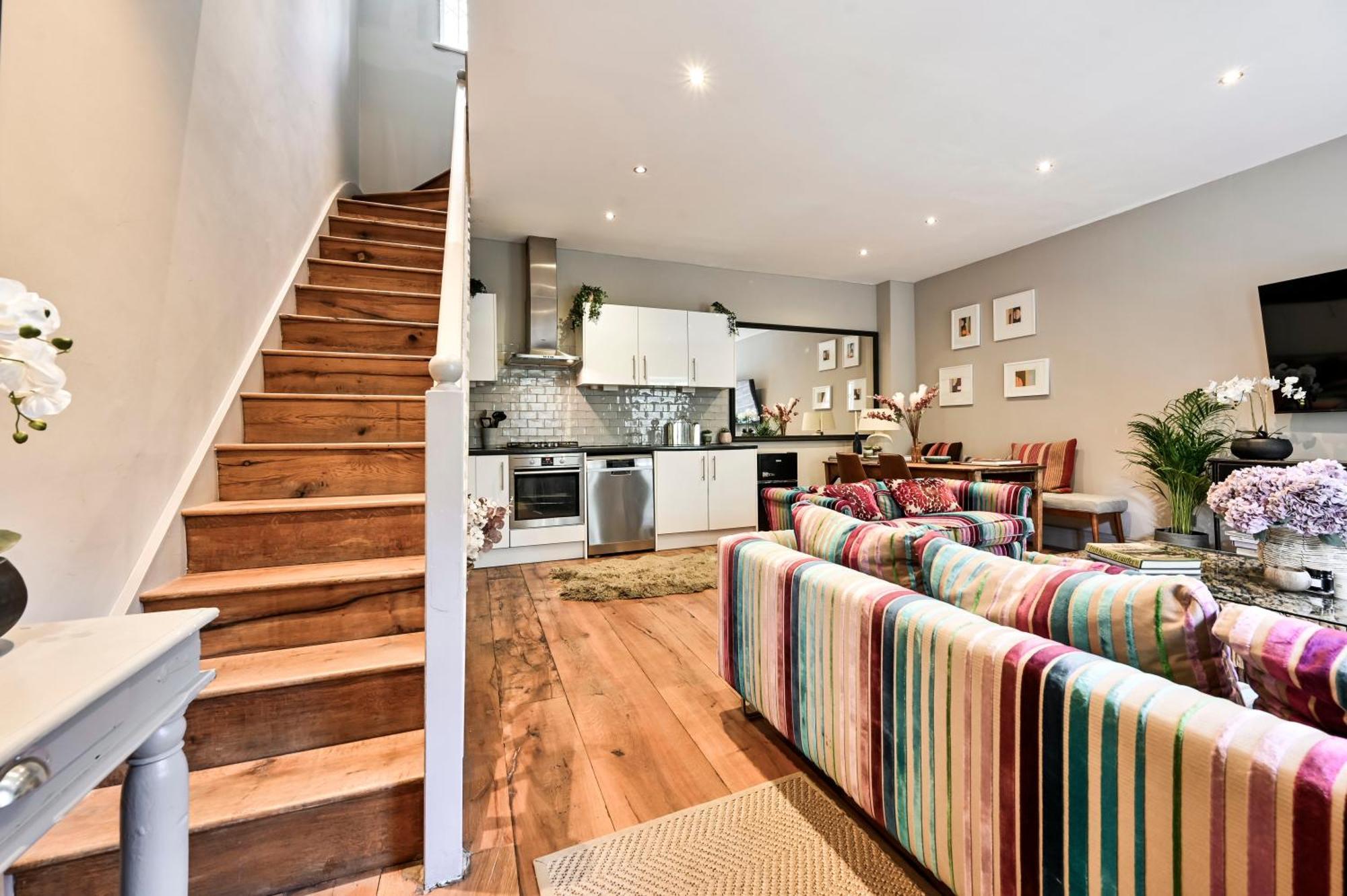 Appartamento Magnificent 2 Bed Hyde Park Mews House Londra Esterno foto