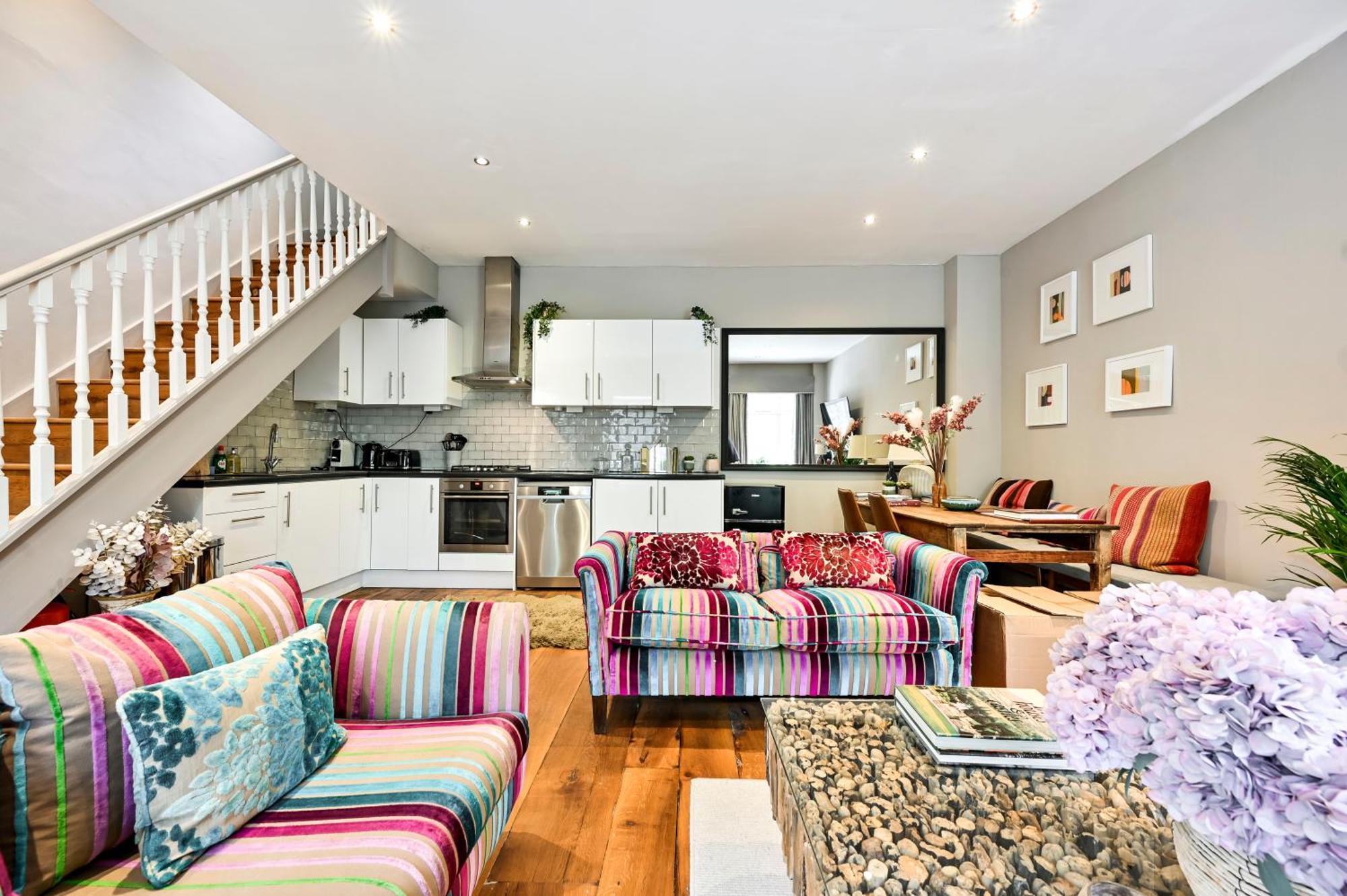Appartamento Magnificent 2 Bed Hyde Park Mews House Londra Esterno foto
