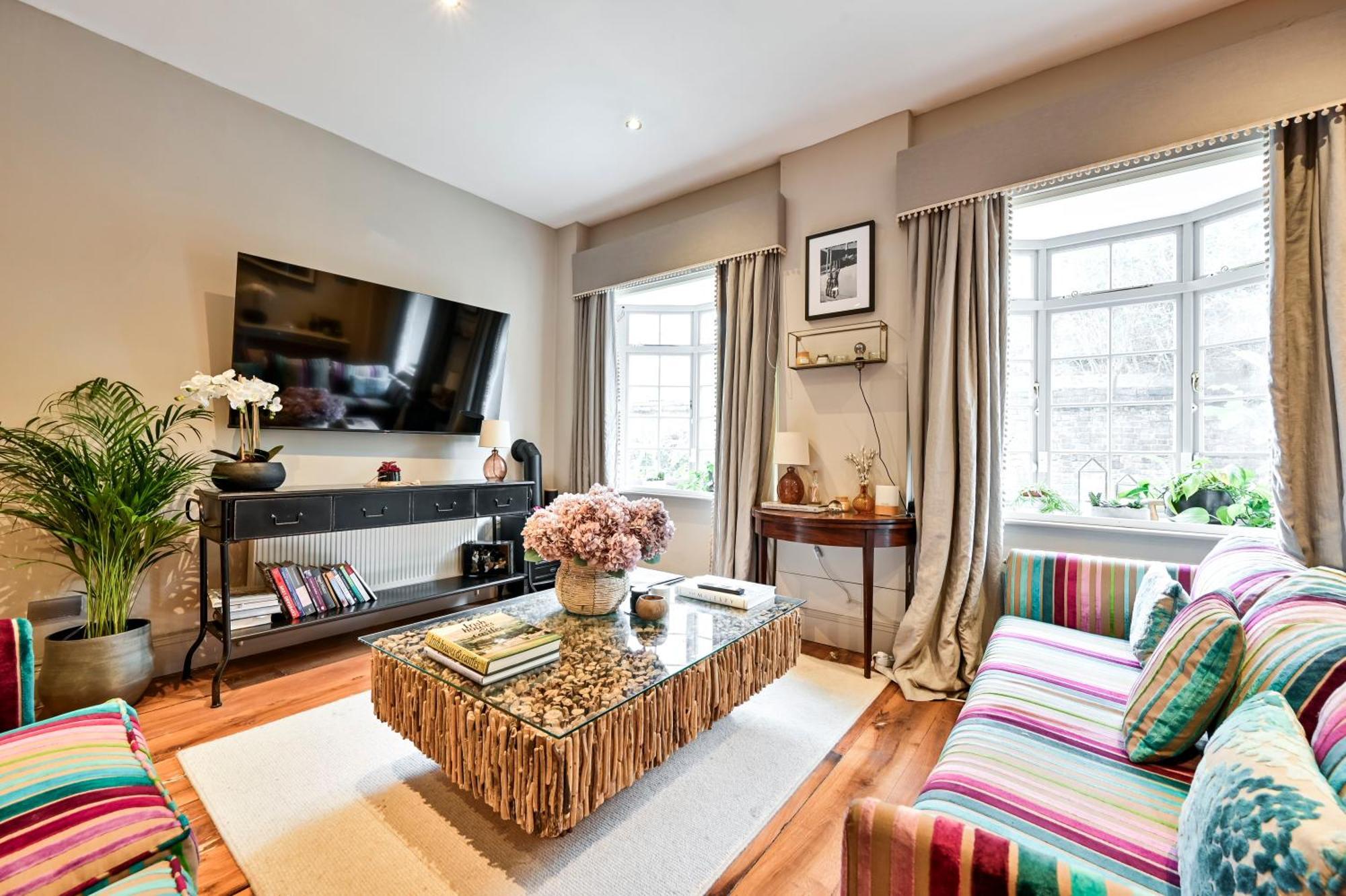 Appartamento Magnificent 2 Bed Hyde Park Mews House Londra Esterno foto