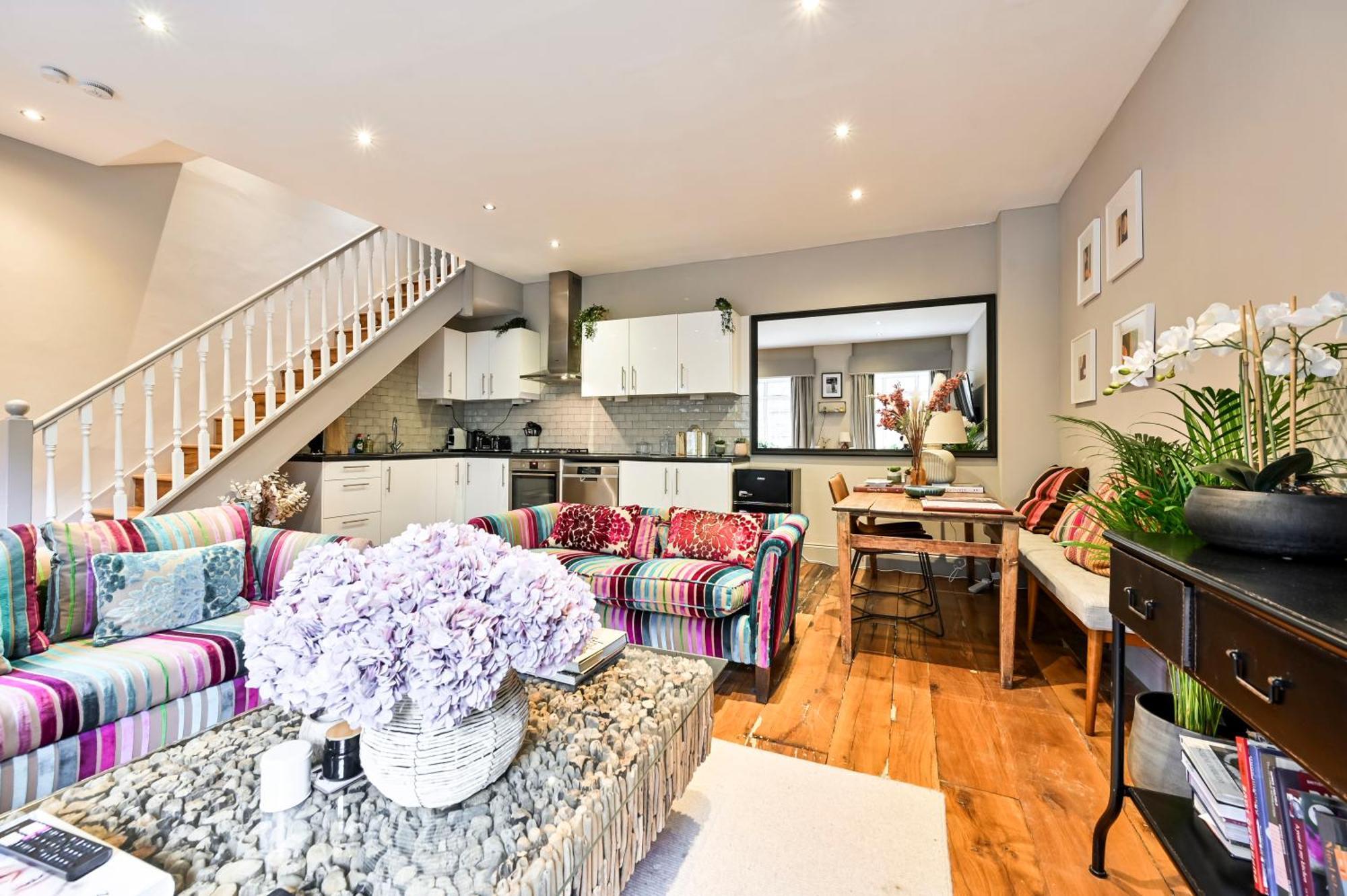Appartamento Magnificent 2 Bed Hyde Park Mews House Londra Esterno foto